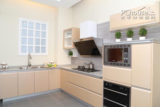 圣象整體廚房廣州展廳迎來首批家裝設(shè)計師(圖1) 圣象整體廚房廣州展廳迎來首批家裝設(shè)計師(圖1)