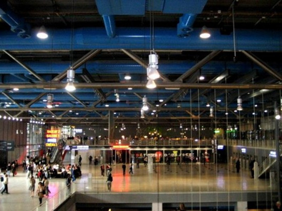 蓬皮杜中心將設(shè)立設(shè)計和建筑展廳(圖2) 展廳內(nèi)部