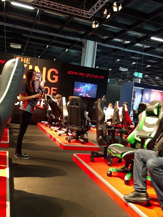 DXRacer現(xiàn)身德國Gamescome2106游戲展(圖1) DXRacer現(xiàn)身德國Gamescome2106游戲展