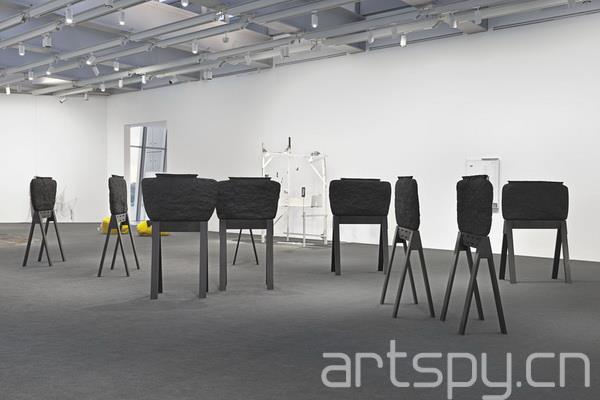 群展“鏡像細胞”日前在紐約惠特尼美國藝術(shù)博物館(圖4)