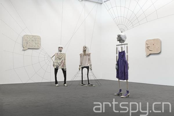 群展“鏡像細胞”日前在紐約惠特尼美國藝術(shù)博物館(圖3)