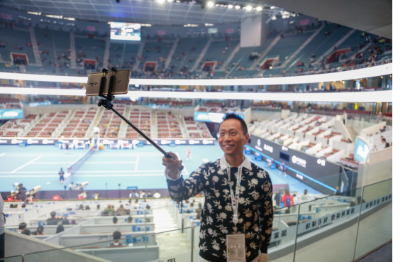 詹俊現(xiàn)身樂視中網(wǎng)展廳 樂Pro3成就賽場內外獨特風景(圖3)