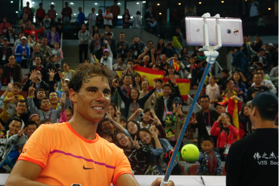 詹俊現(xiàn)身樂視中網(wǎng)展廳 樂Pro3成就賽場內外獨特風景(圖5)