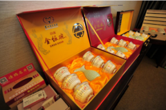 2016秋季糖酒會(huì),陳寧率隊(duì)參觀金飯碗酒展廳