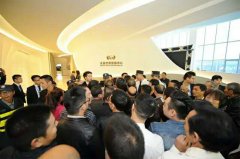 永嘉世界貿(mào)易中心藝境時(shí)空展廳驚艷綻放